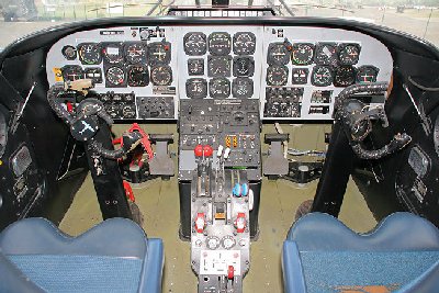 Dornier Do 28D-1 Skyservant-Cockpit.jpg