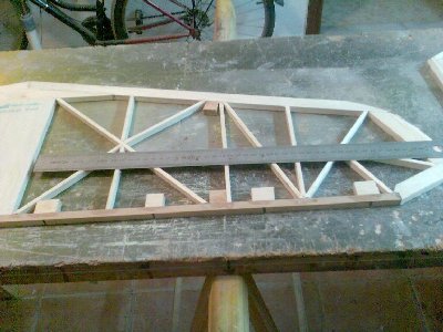 Estructura derecha del estabilizador.jpg