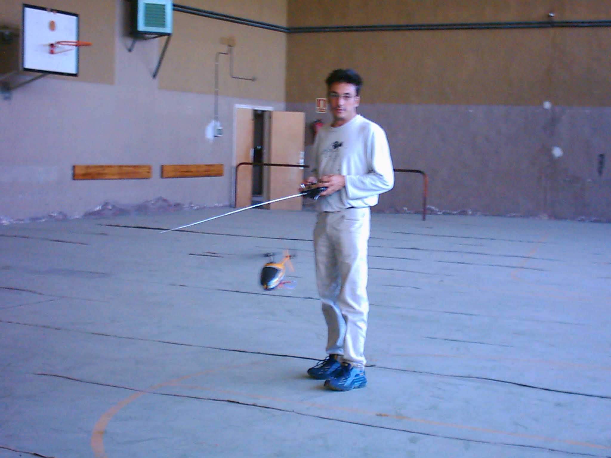 Oscar con su Hornet....jpg