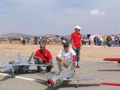 Mig 15, Eladio y el gerente de Pata -Jet.JPG