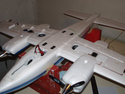 cessna 310 flaps y tren arriba.JPG