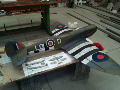 bandas de invasion fuselaje.jpg