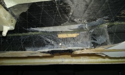 6 refuerzo del larguero pegado y seco sigue la reparacion (10).jpg