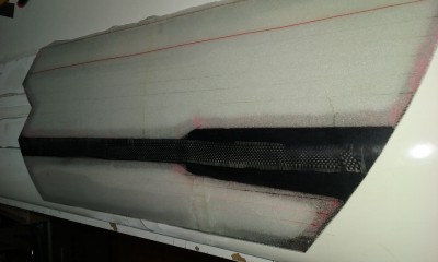 10ºpieza  del enchapado del ala pegada  y lijada al extrados del ala  (4).jpg