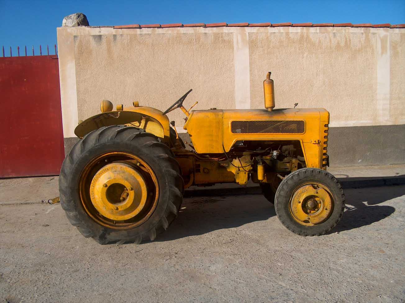 Tractor.jpg