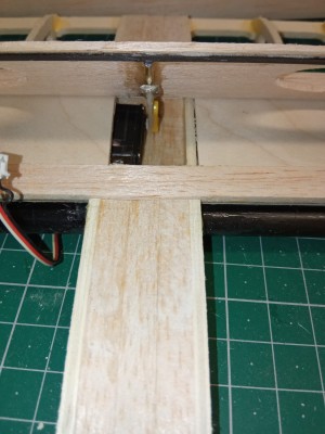 40_SPOILER MAGNÉTICO.jpeg