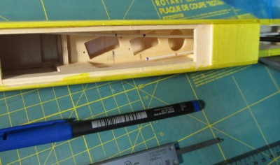 02 Marcado para corte a 4cm del servo IMG_2024.JPG