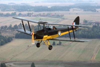DH_82A_Tiger_Moth_-_N81DH.jpg