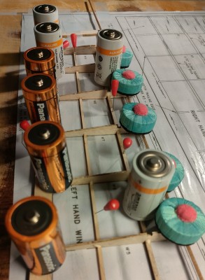 24 pilas sobre TE, lastre sobre larguero, pilas más.jpg