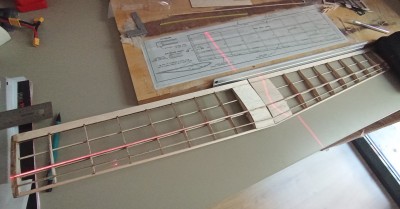 Alas alineadas, espacio en el TE.jpg